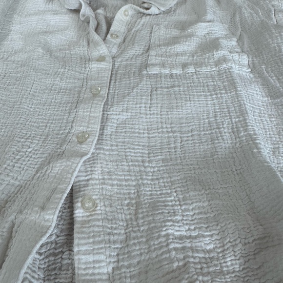 Calvin Klein Women's Cream Textured Button-Down Shirt - Picture 2 of 5
